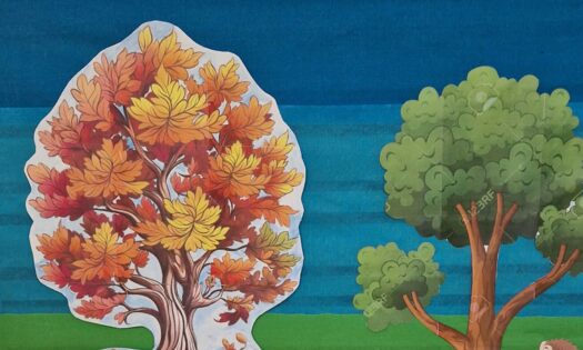 Na zdjęciu widać napis " Dzień jeża" oraz wydrukowane drzewa i jeże różnej wielkości.